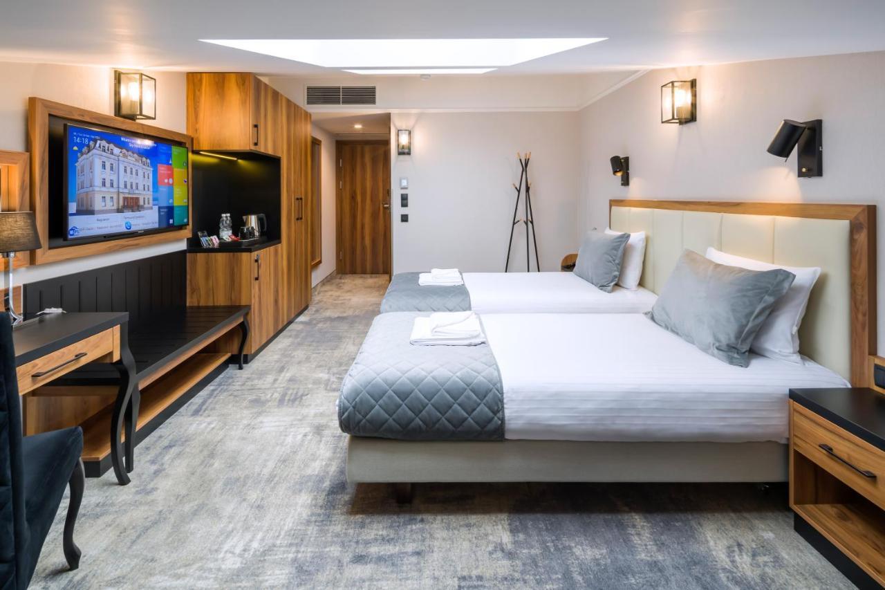 Twin Room Attic